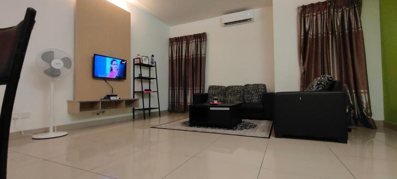 2 Rooms Homestay Deviana Wakaf Che Yeh Kota Bharu Exterior photo